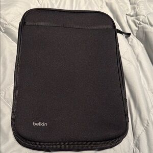 Belkin 11” laptop/tablet sleeve Protective Case, black